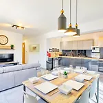 Luxury Swieqi - Adults 30 & Family Only Is-Swieqi
