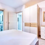 Apartman Luxury Swieqi - Adults 30 & Family Only Is-Swieqi