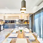 Luxury Swieqi - Adults 30 & Family Only