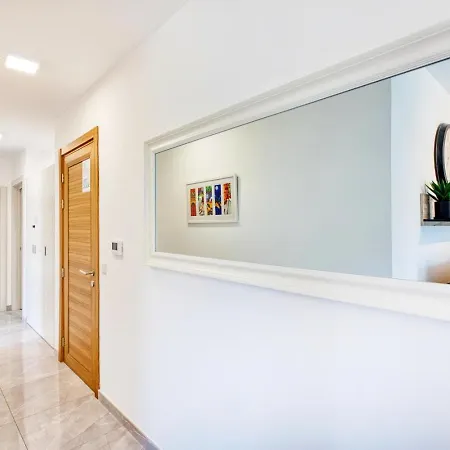 Luxury - Families, Couples, And Solo Guests Only דירה Is-Swieqi