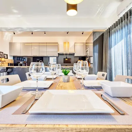 Luxury - Families, Couples, And Solo Guests Only דירה *