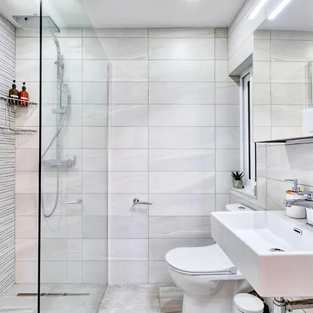 Luxury - Families, Couples, And Solo Guests Only דירה