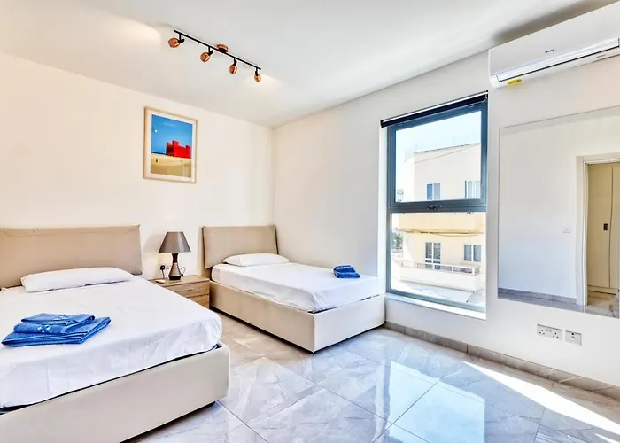Luxury Apt Swieqi - Adults And Families Only