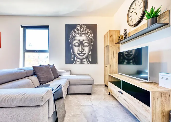 Luxury Swieqi - Adults And Families Only Is-Swieqi