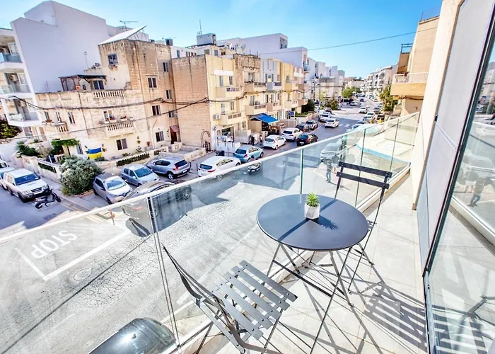 Luxury Swieqi - Adults And Families Only