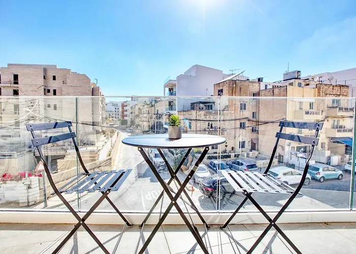 Luxury Swieqi - Adults And Families Only *